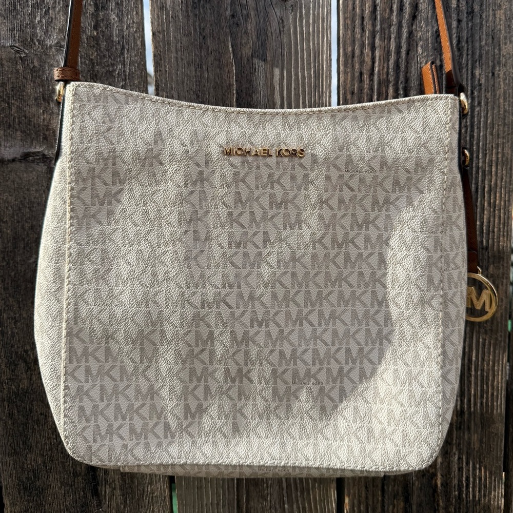 Michael Kors Jet Set Travel Large Messenger Crossbody Bag  (Vanilla/Brown) NWT